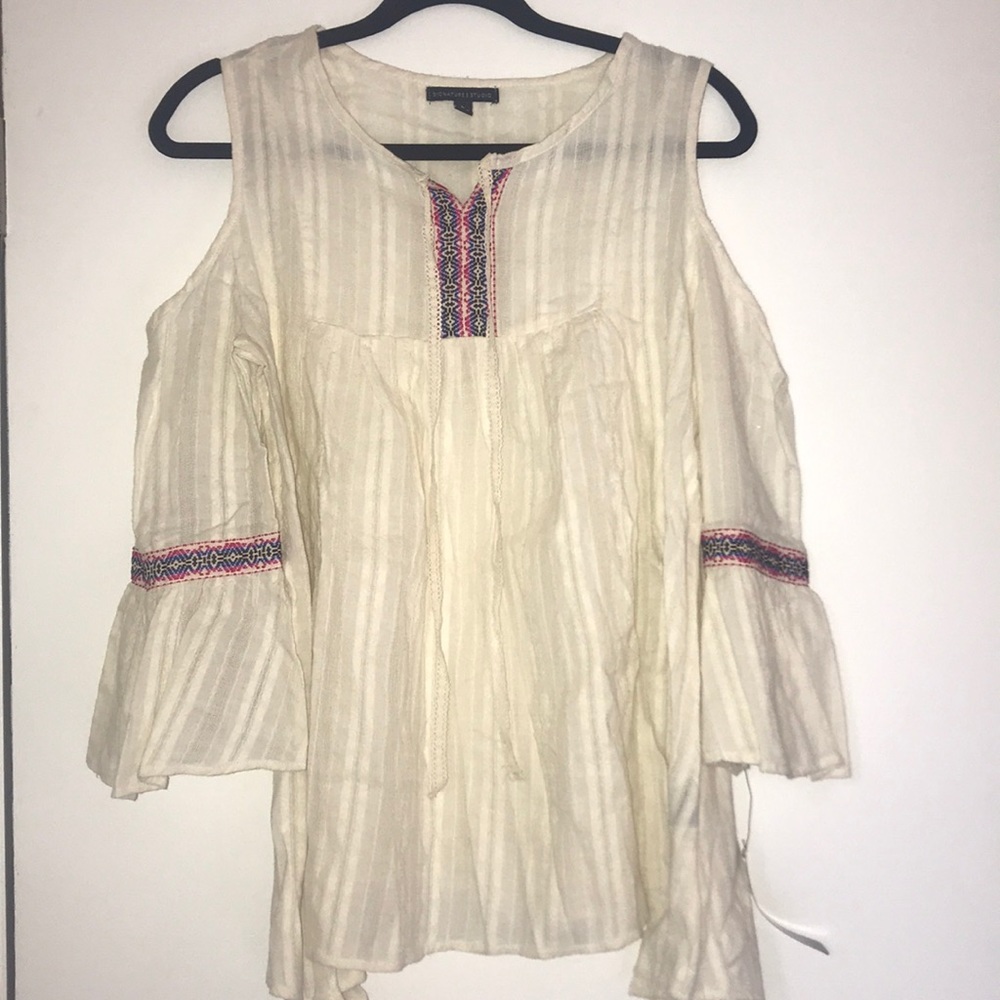 NWT Beautiful Boho Cold Shoulder Top